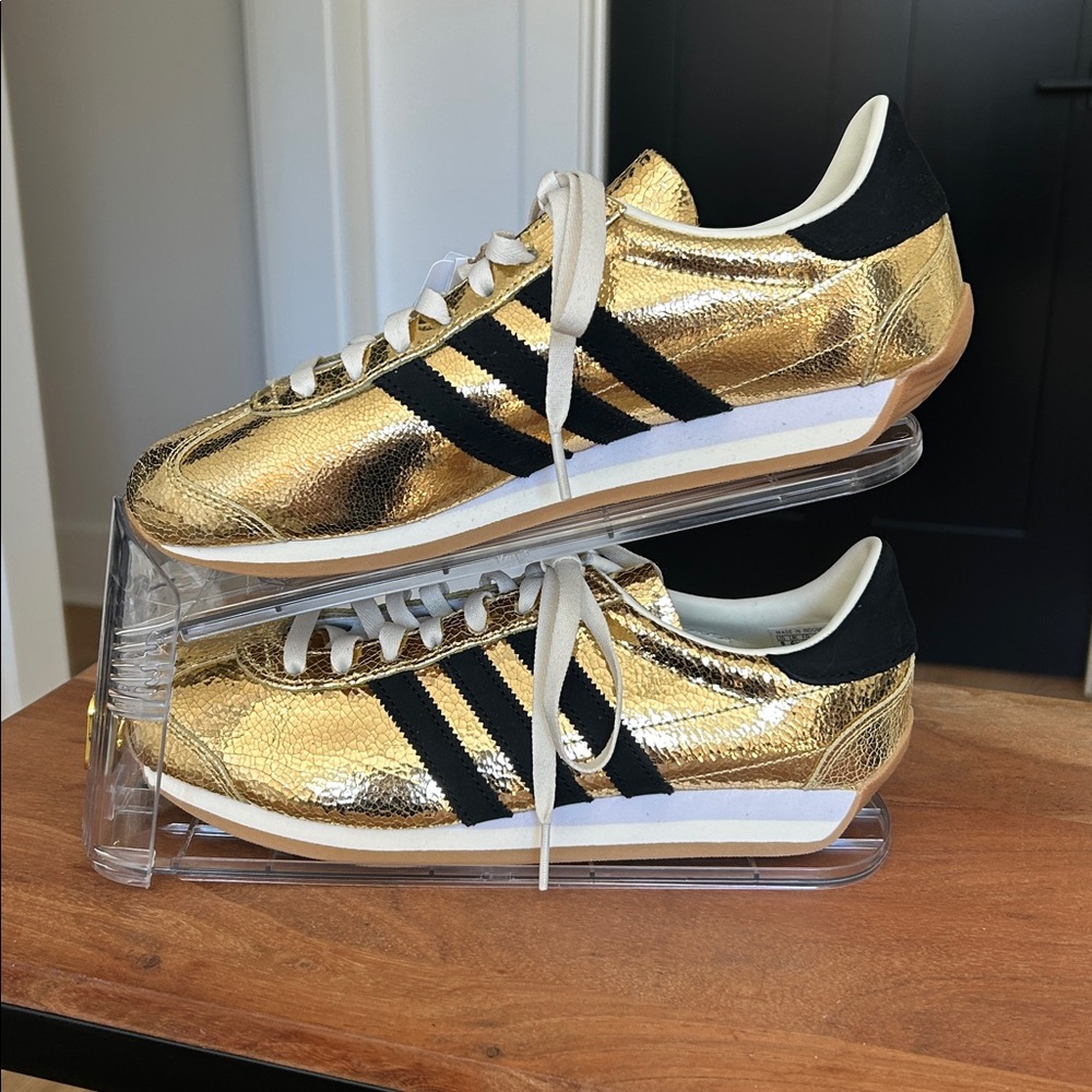 Rare Adidas Metallic Gold Country OG - Picture 4 of 12